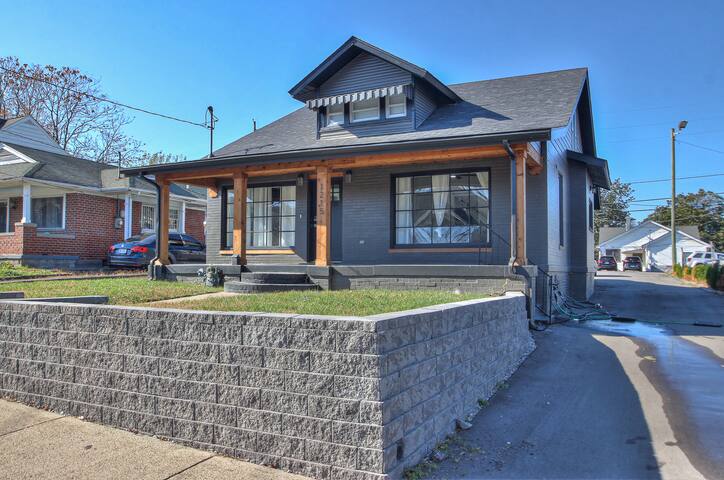 4 Bedroom – Music Row! gallery image 2