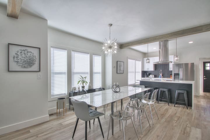 4 Bedroom – Music Row!