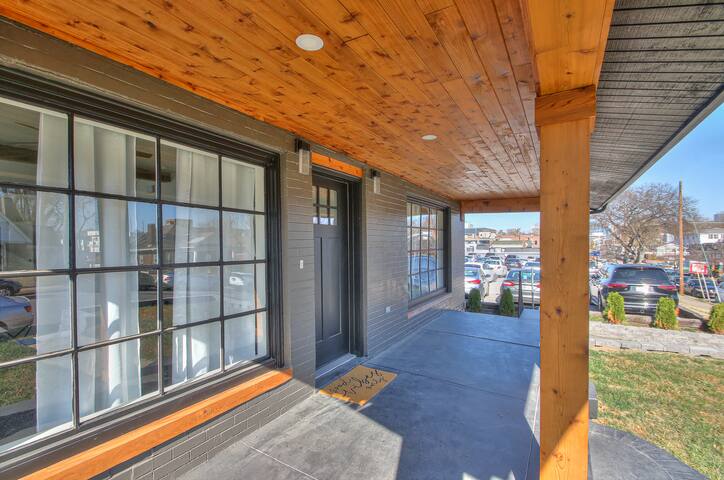 4 Bedroom – Music Row! gallery image 3