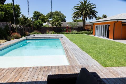 Garden apartment with pool