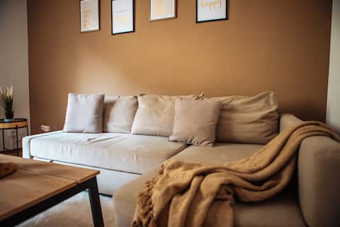 Leistungsstarkes Airbnb: Timeless & brown | Wifi | Netflix | City | 5 Pers in Südostviertel