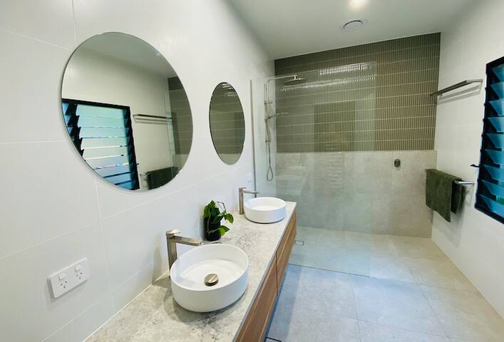 Funky Fox gallery image 4