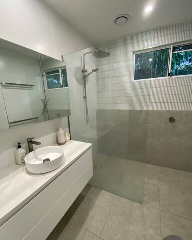 Funky Fox gallery image 5