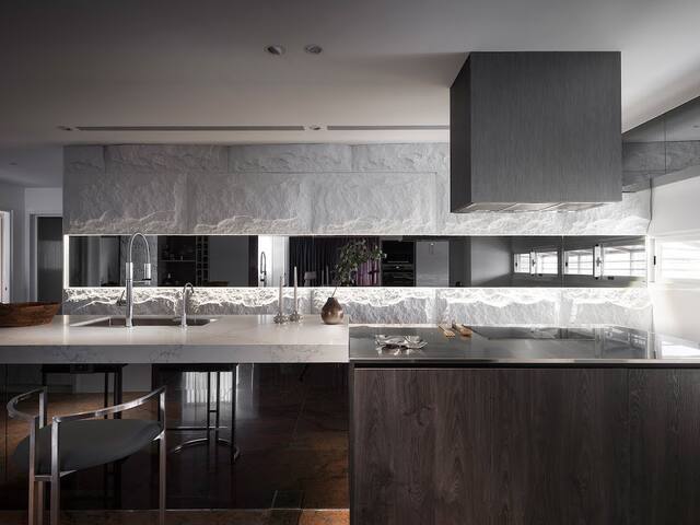 頂*級豪宅 /中山捷運站2分鐘/5房3衛/中島開放式廚房/13人/商業拍攝 gallery image 5