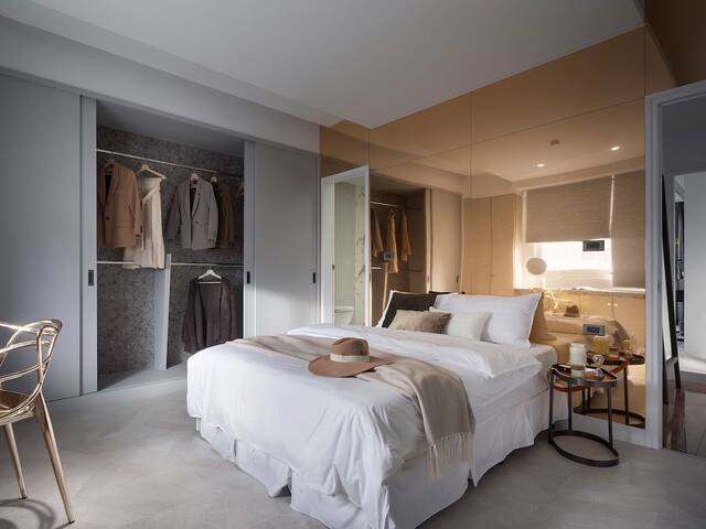 頂*級豪宅 /中山捷運站2分鐘/5房3衛/中島開放式廚房/13人/商業拍攝 gallery image 3