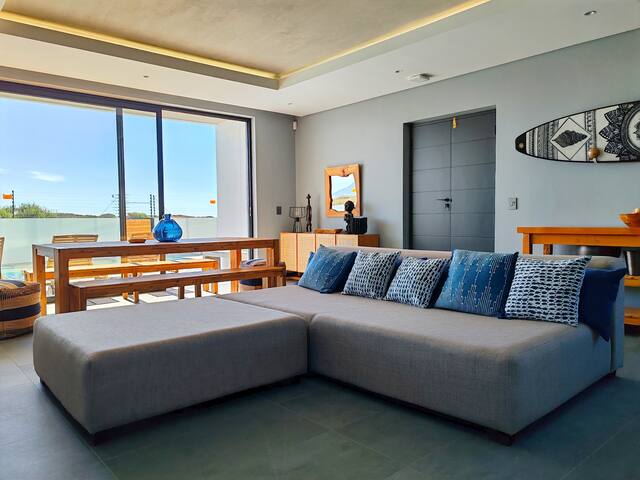 Sunset Beach Villa with Pool and Table Bay Views gallery image 2