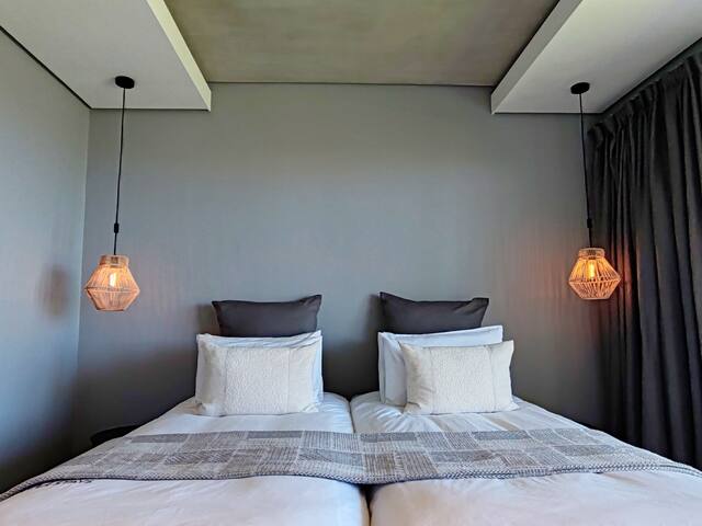 Sunset Beach Villa with Pool and Table Bay Views gallery image 3