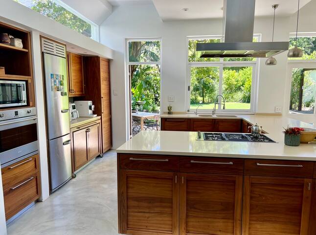 Table Mountain views oasis escape family home gallery image 4