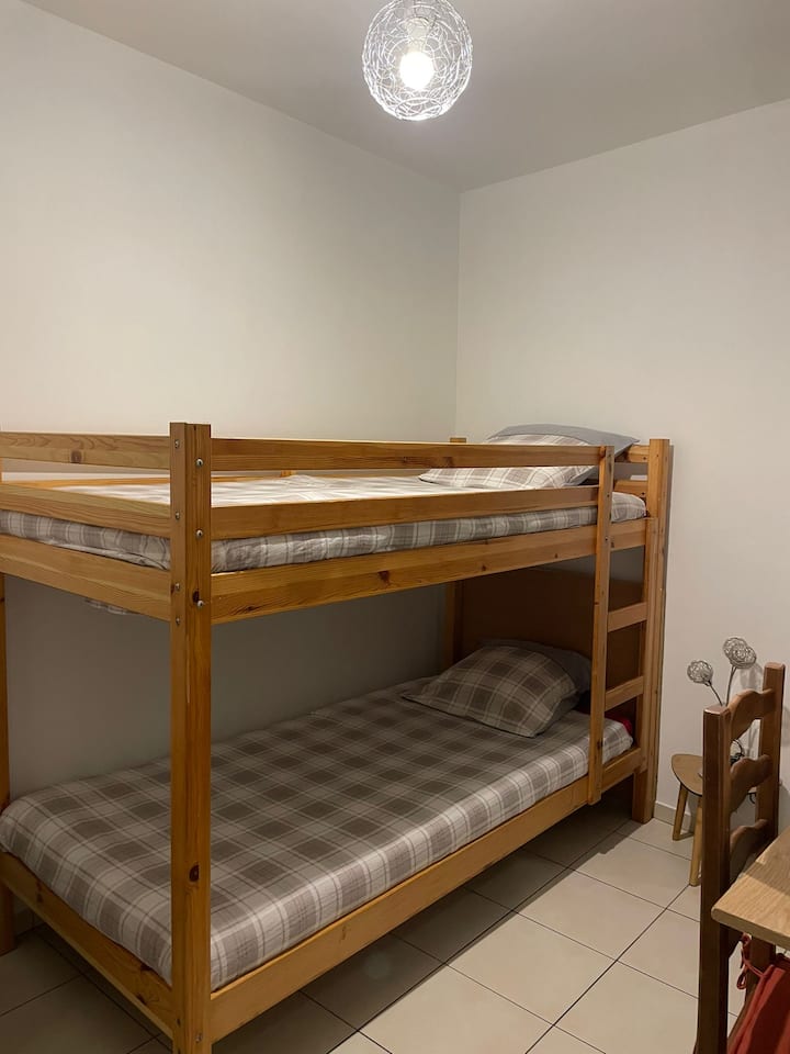 საძინებელი 1