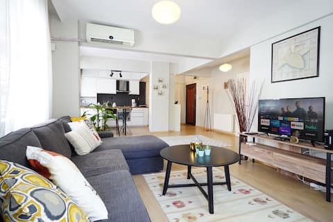 2BR, Central location, Stylish Decoration