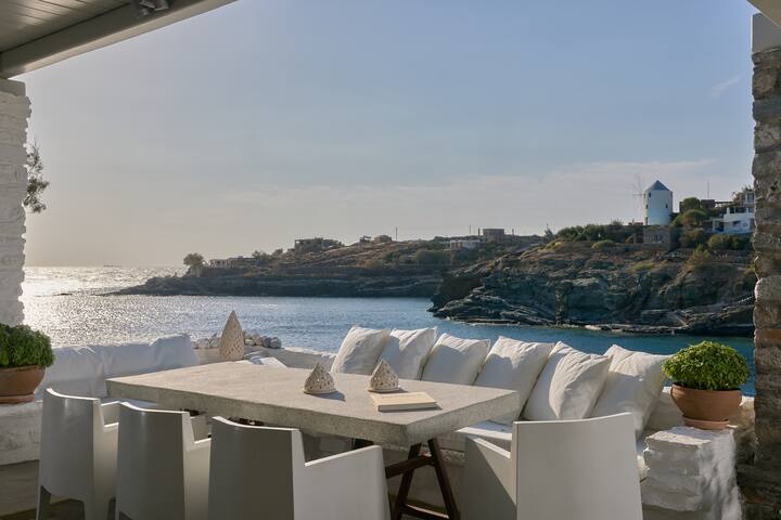 Beachfront villa with private dock on the sea gallery image 5