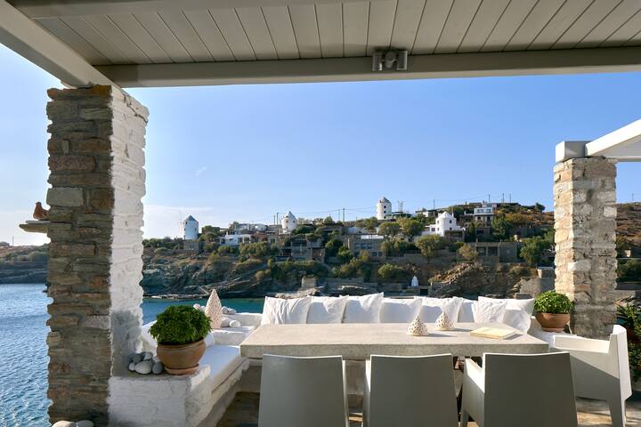 Beachfront villa with private dock on the sea gallery image 4