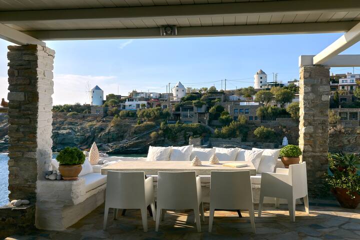 Beachfront villa with private dock on the sea gallery image 3