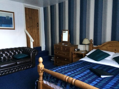 Comfort Double En-suite: Blue
