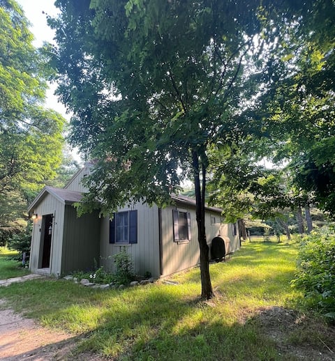 Dog Friendly! The Cowbell Cottage