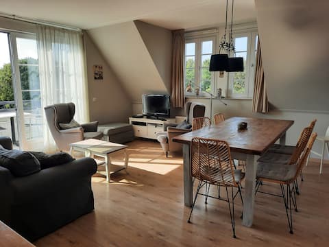 Beautiful apartment within walking distance of the sea