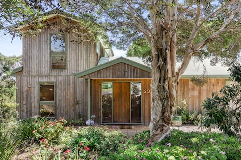 Popular Airbnb listing: Coastal Serenity - Perfect for two families in Point Lonsdale