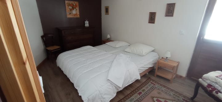 La recamara principal con cama King (180 cm)