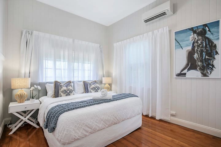 Glavna bračna soba (širine 180 - 200 cm