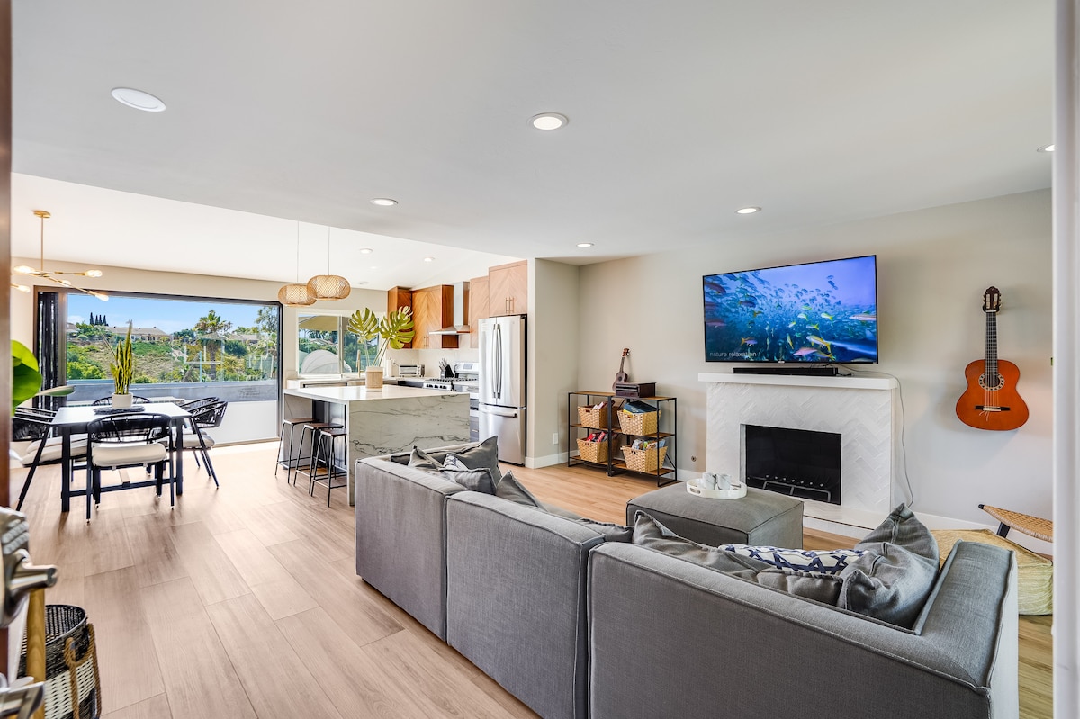 Popular Airbnb listing: ModernCoastal I View I Pool ITub in Navajo
