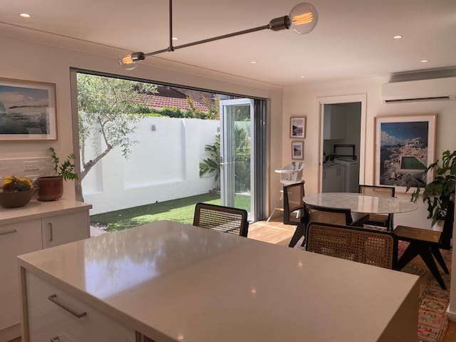 Cronulla Beach House gallery image 5