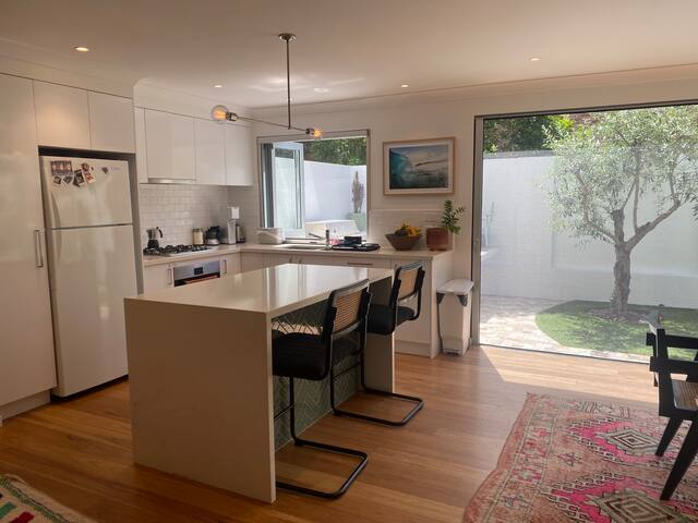 Cronulla Beach House gallery image 4