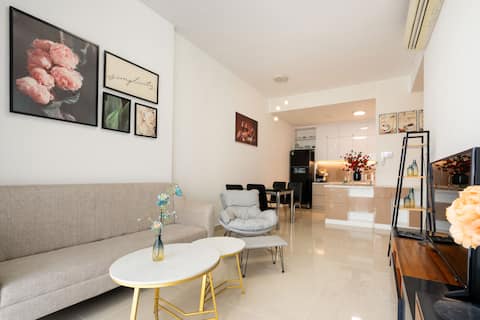 Large 2Br Apartment+Neer Airport +FREE POOL&GYM