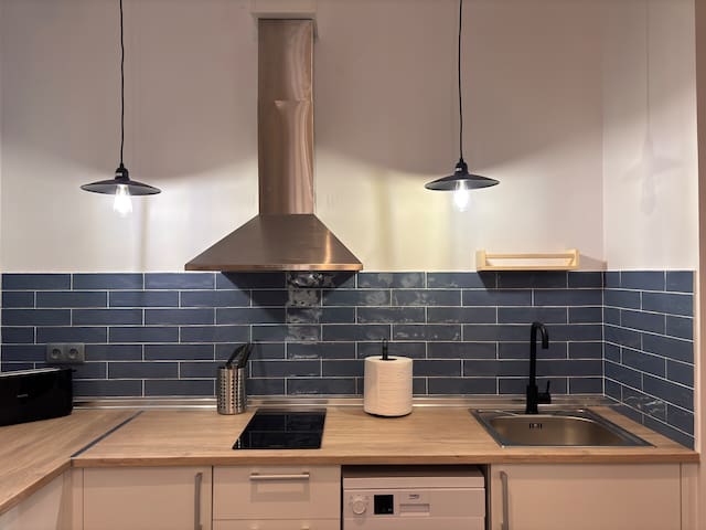 Maritime Apartamentos Cabañal managed Airbnb listing 3