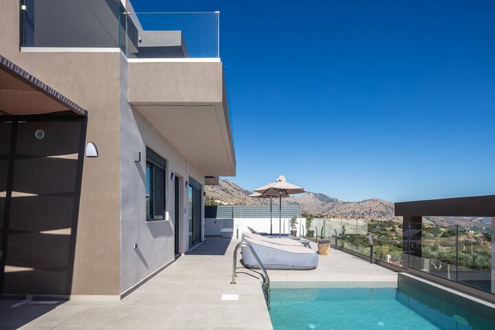 Serene 3Br Escape with Panoramic Seaviews, Kournas gallery image 2