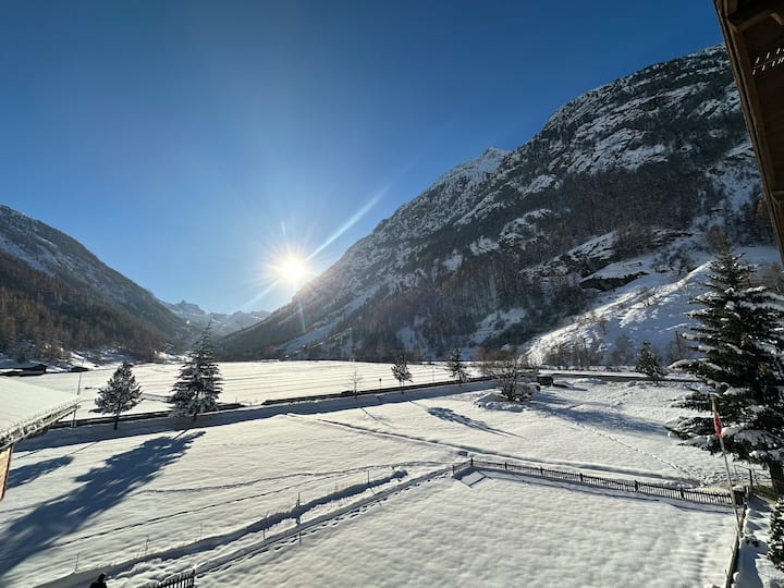 Loft  Vue Imprenable Près De Zermatt Avec Parking - Täsch