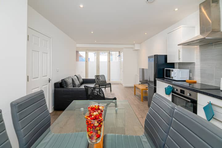 Edgware Ideal Accommodation - Edgware