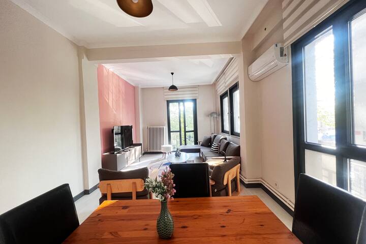 Luxury 8BR, 4BA, AC Apartment in Central Karaköy gallery image 2