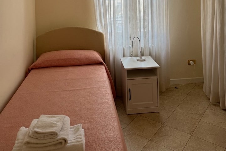 غرفة نوم وغرفة مزدوجة