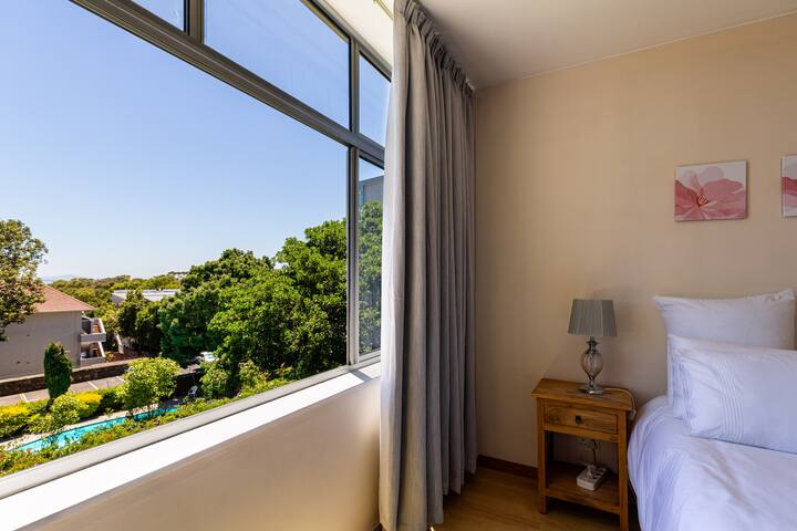 Central Green Point Flat gallery image 4