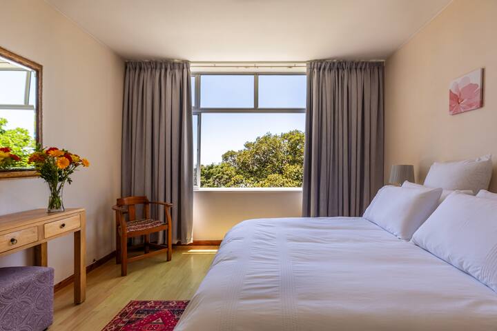 Central Green Point Flat gallery image 5