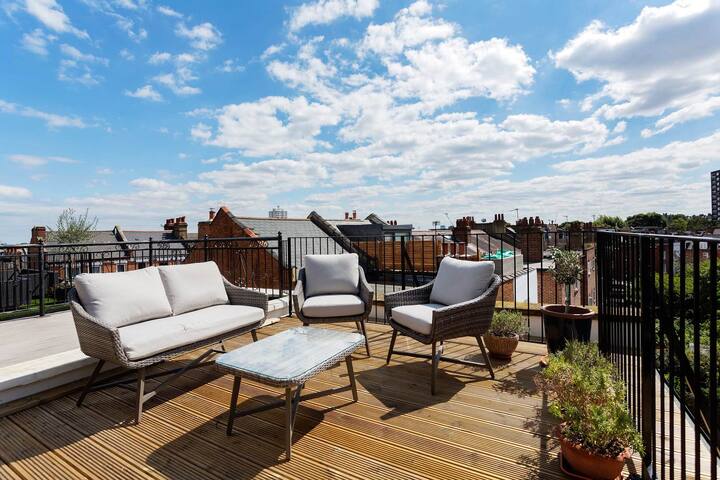 The Scandi with terrace at Hampstead Heath gallery image 5