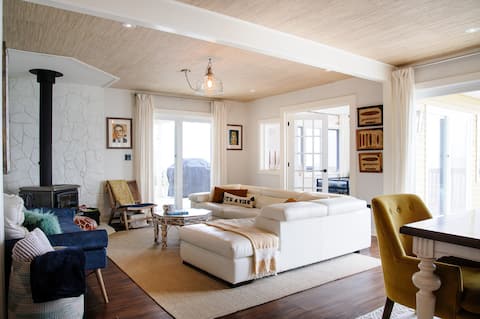 Lake House/Lake Erie -hot tub,F/P,direct to beach