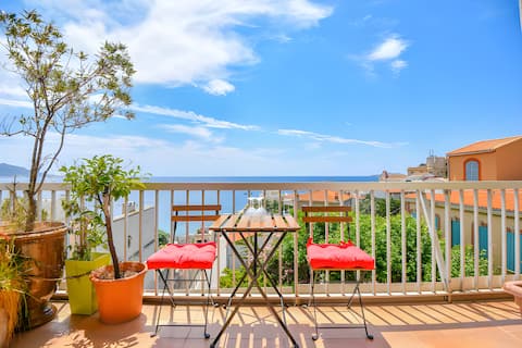 Propriété Airbnb réussie: A balcony overlooking the Mediterranean à Marseille 7e Arrondissement