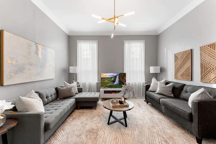 The Ossington 3BR 2Baths