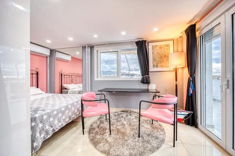Successful Airbnb property: Acropolis Amazing View 6th floor Studio@ Keramikos in ΠΡΟΦΗΤΗΣ ΔΑΝΙΗΛ