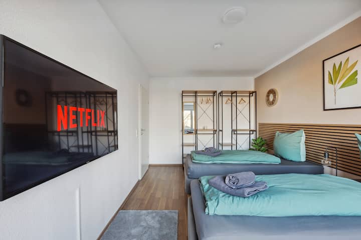 Საძინებელი 2-3 ერთადგილიანი საწოლი/ ტელევიზორი/გარდერობი