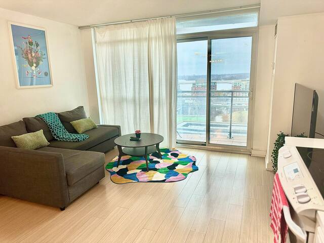 Lush Condo By CNTower-FreeParkin gallery image 4