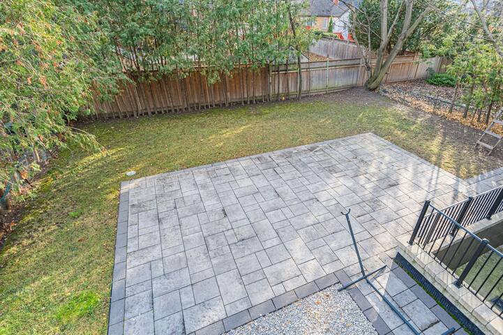 5-Bedroom Retreat w/Elegant Amenities in NorthYork gallery image 4