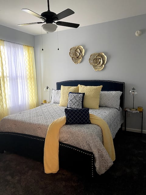 Successful Airbnb property: 2 Bedroom 2 bath Condo in Vine City