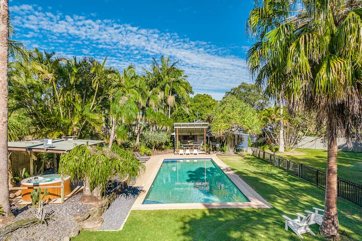 me and john. 5 bedrooms with pool and spa