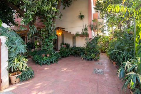 SAANVI GUESTHOUSE