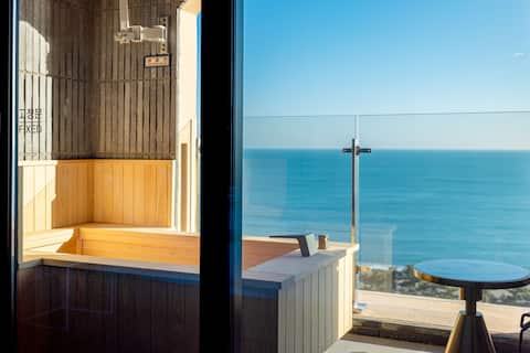 Sunrise and Seminyokan Room (Ocean View Terrace Hinoki + Breakfast + Styler +65 inch TV + 1 PC)