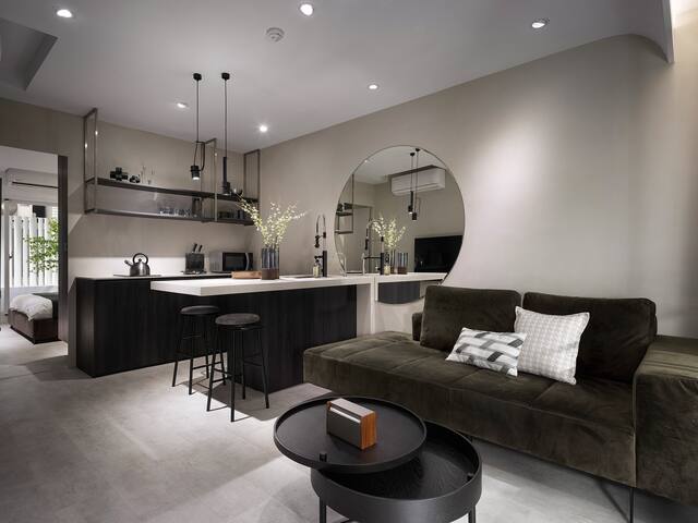 秘密私宅-獨棟/Villa/景觀天窗/中山商圈/寧夏夜市/4房4衛/16人 gallery image 4