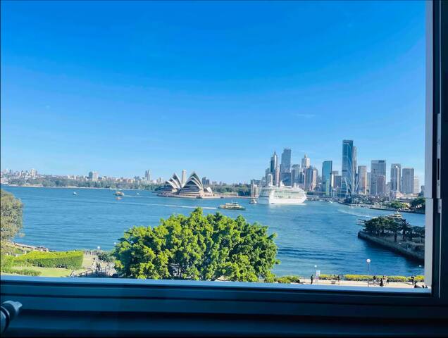 Opera house view, Harbour bridge view Penthouse gallery image 3