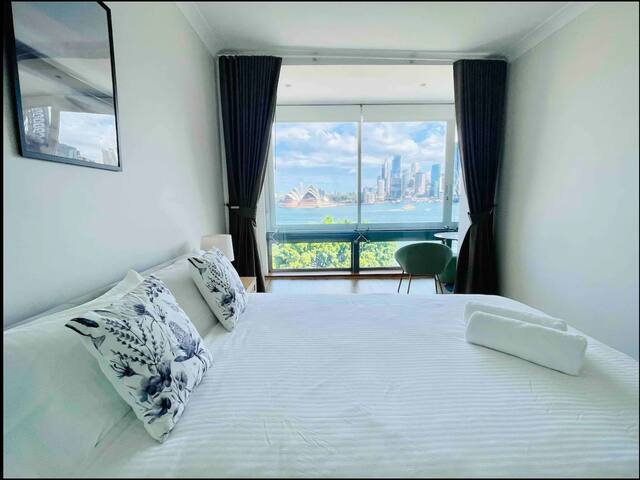 Opera house view, Harbour bridge view Penthouse gallery image 2